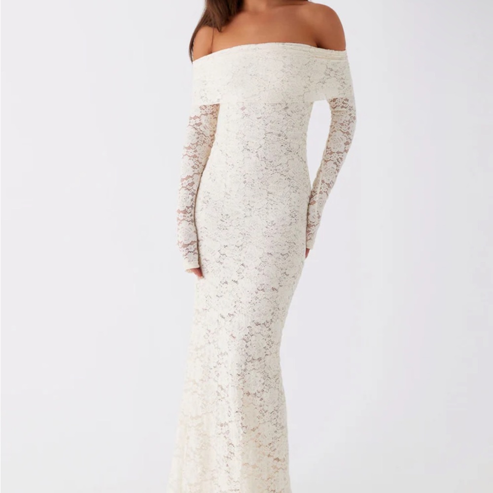 Elegant Off-Shoulder Lace Dress in Cream